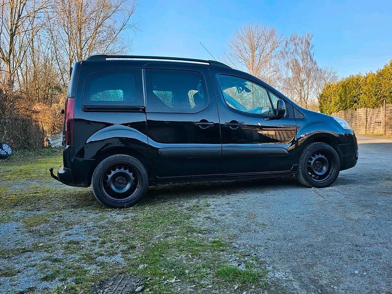 Gebraucht Peugeot Partner Tepee 120 PS (88 kW) 2015 Schwarz Van / Kleinbus