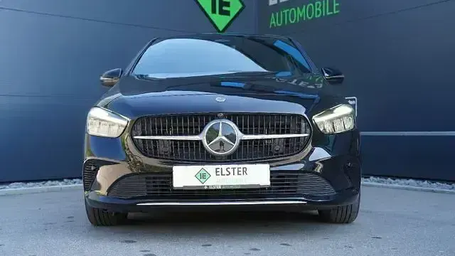 Gebraucht Mercedes B250e 163 PS (119 kW) 2023 Nachtschwarz Van / Kleinbus