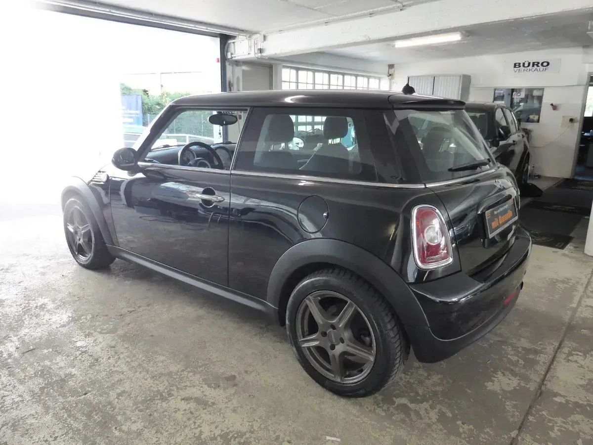 Gebraucht Mini ONE 95 PS (69 kW) 2009 Schwarz Kleinwagen