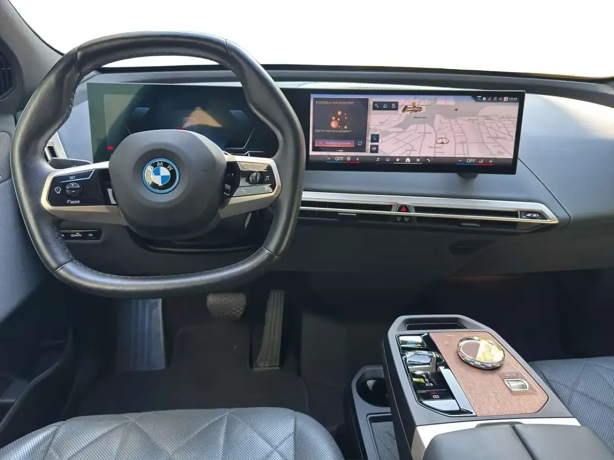 Gebraucht BMW iX Sport Line 239 kW (326 PS) 2023 Grau SUV