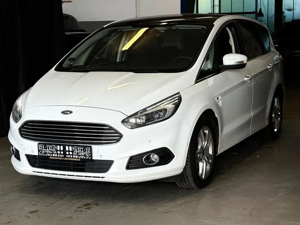 Gebraucht Ford S-MAX Titanium 179 PS (131 kW) 2017 Weiß Van / Kleinbus