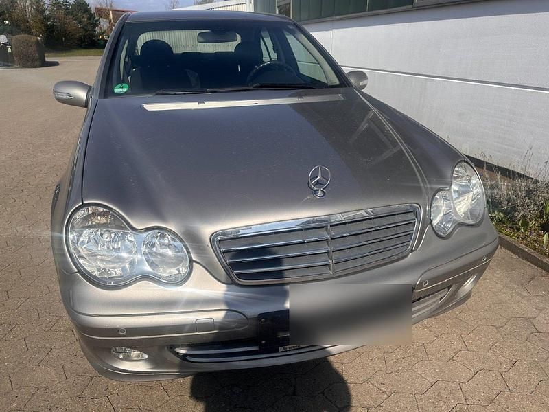 Gebraucht Mercedes C200 122 PS (89 kW) 2004 Silber Limousine