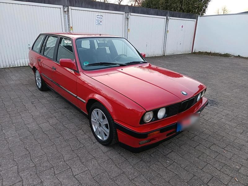 Gebraucht BMW 325 170 PS (125 kW) 1989 Rot Kombi