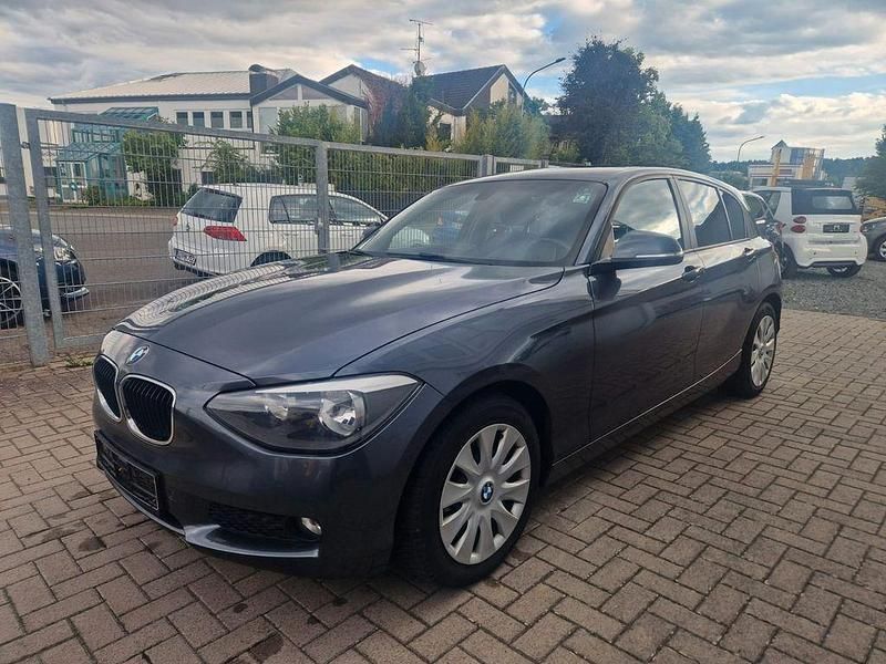 Grau Gebraucht 2013 BMW 116 Efficient Dynamics Kleinwagen | 3.990 € (Superpreis) - Bild 1/4