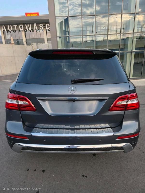 Gebraucht Mercedes ML350 258 PS (189 kW) 2014 Grau SUV