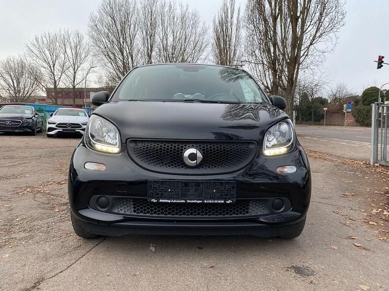 Gebraucht Smart ForFour 90 PS (66 kW) 2019 Schwarz Kleinwagen