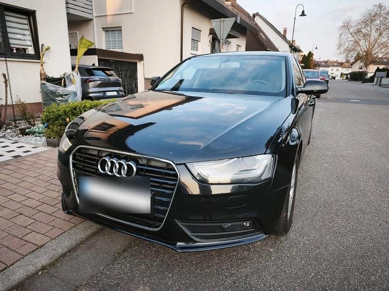 Gebraucht Audi A4 Ambiente 170 PS (125 kW) 2012 Schwarz Limousine