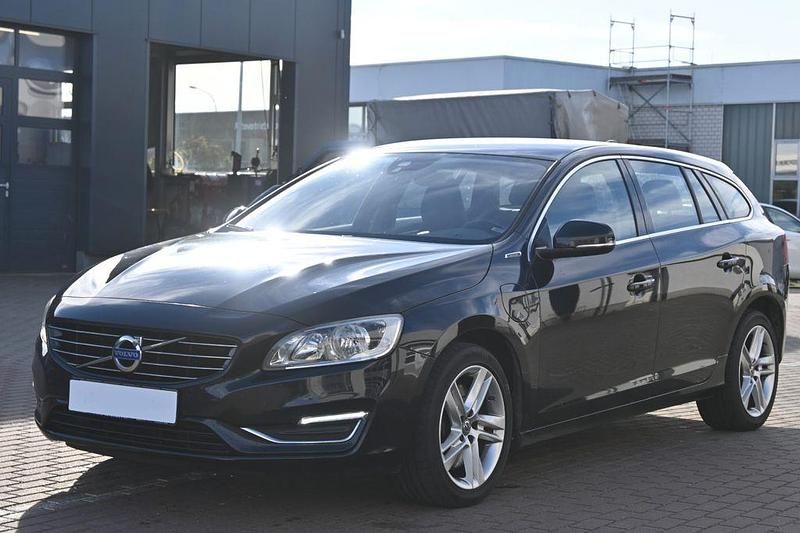 Gebraucht Volvo V60 Summum 215 PS (158 kW) 2015 Schwarz Kombi