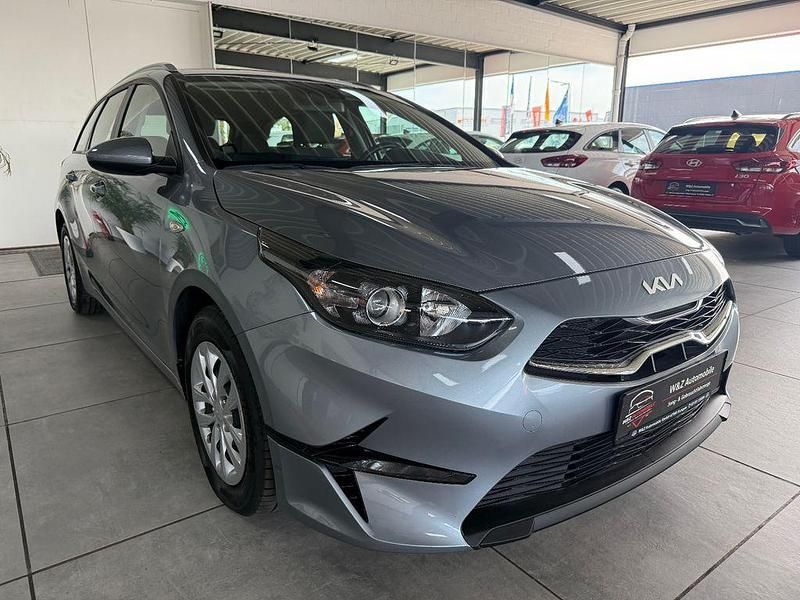 Gebraucht Kia Ceed 120 PS (88 kW) 2022 Silber Kleinwagen