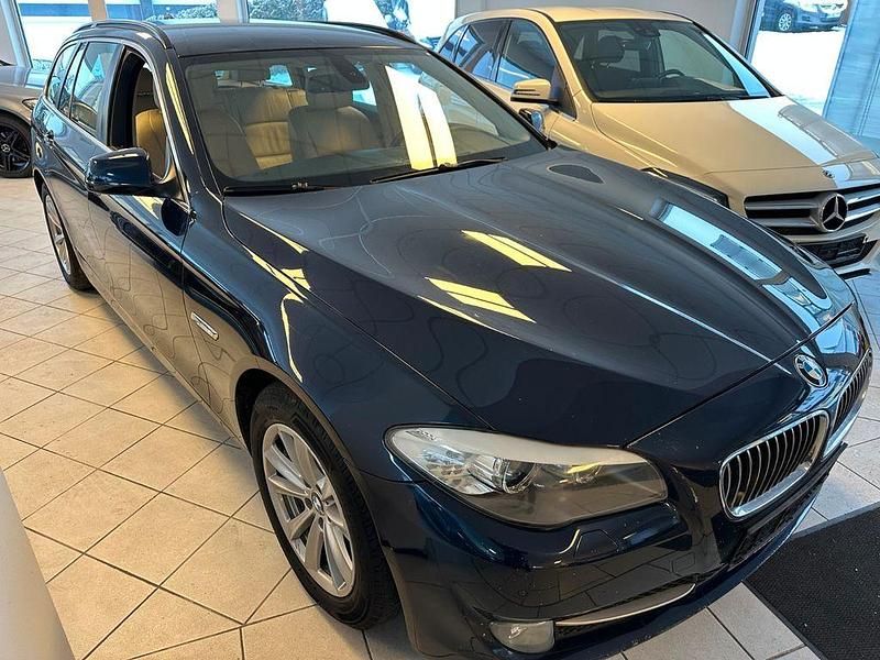 Gebraucht BMW 530 245 PS (180 kW) 2011 Blau Kombi