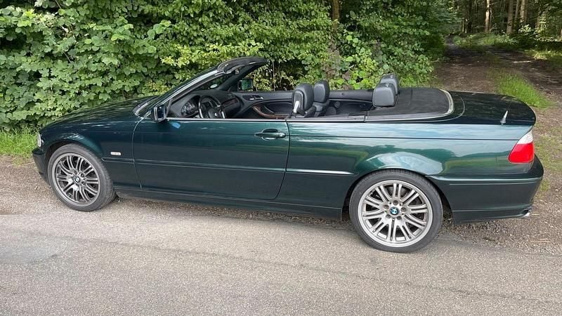 Grün Gebraucht 2002 BMW 330 Cabriolet Cabrio | 5.800 € - Bild 1/4