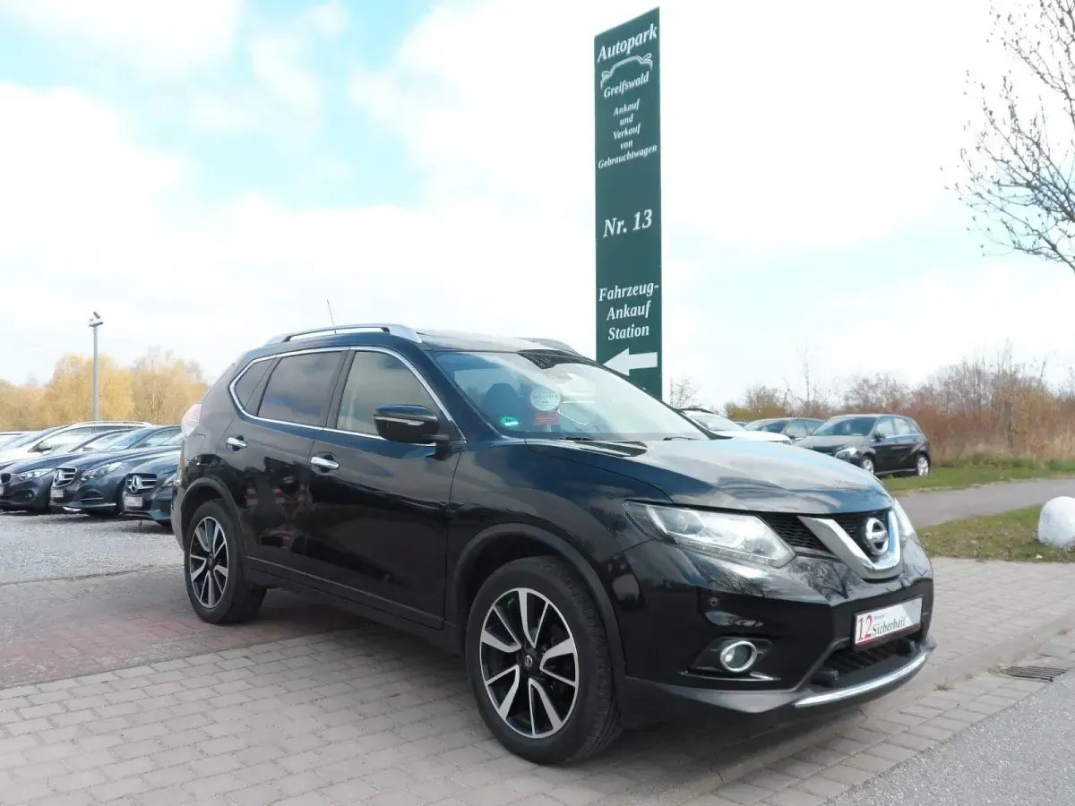 Gebraucht Nissan X-Trail Tekna 131 PS (96 kW) 2015 Schwarz SUV