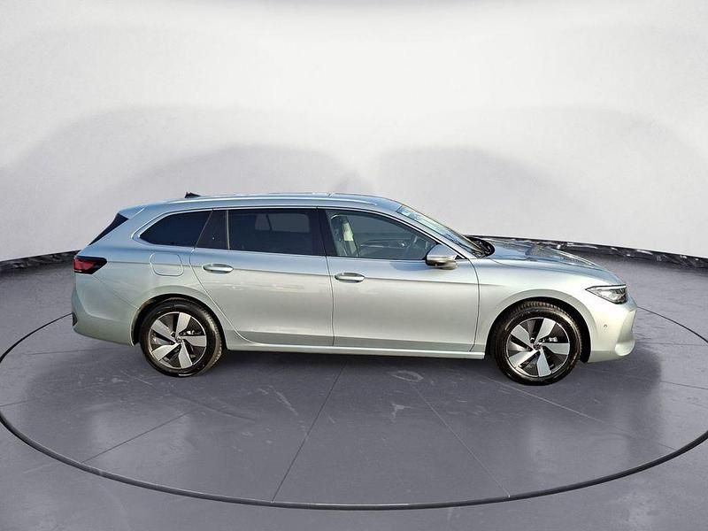 Gebraucht VW Passat Business 150 PS (110 kW) 2025 Silber Kombi