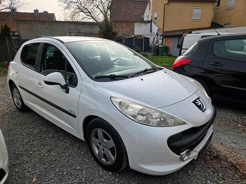 Gebraucht Peugeot 207 95 PS (69 kW) 2009 Weiß Kleinwagen