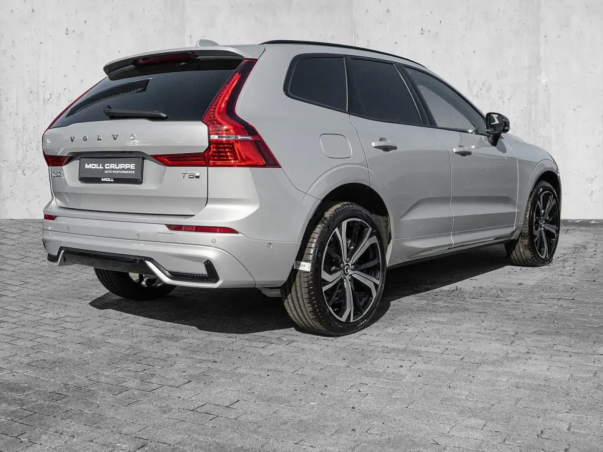 Gebraucht Volvo XC60 Plus 310 PS (228 kW) 2025 Silver dawn SUV