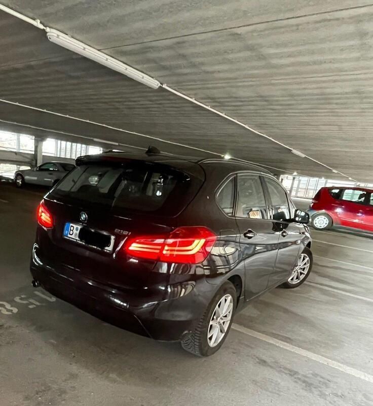 Braun Gebraucht 2018 BMW 218 Active Tourer Van / Kleinbus | 12.800 € (Fairer Preis) - Bild 1/4