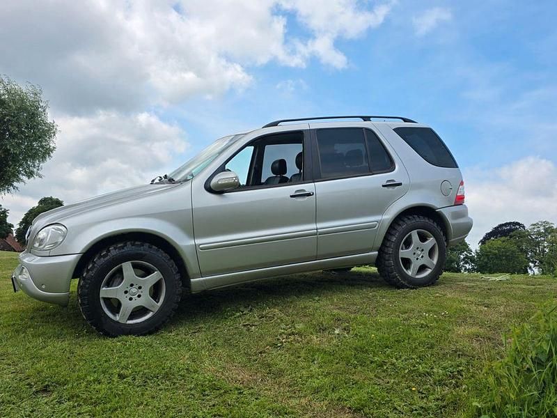 Silber Gebraucht 2002 Mercedes ML500 SUV | 4.699 € (Fairer Preis) - Bild 1/4