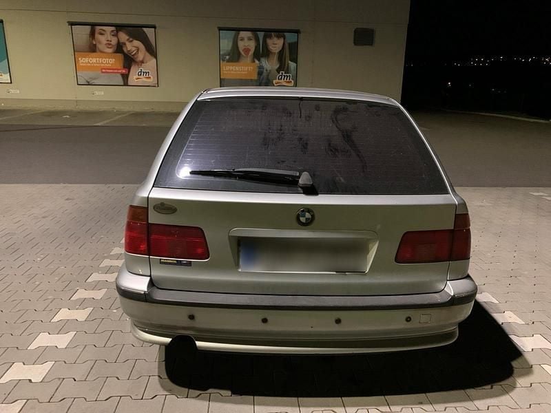 Second-hand BMW 525 153 CP (112 kW) 2000 Argintiu Break