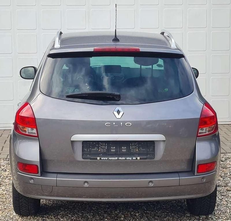 Gebraucht Renault Clio GrandTour Luxe 106 PS (77 kW) 2010 Grau cassiopee Kombi