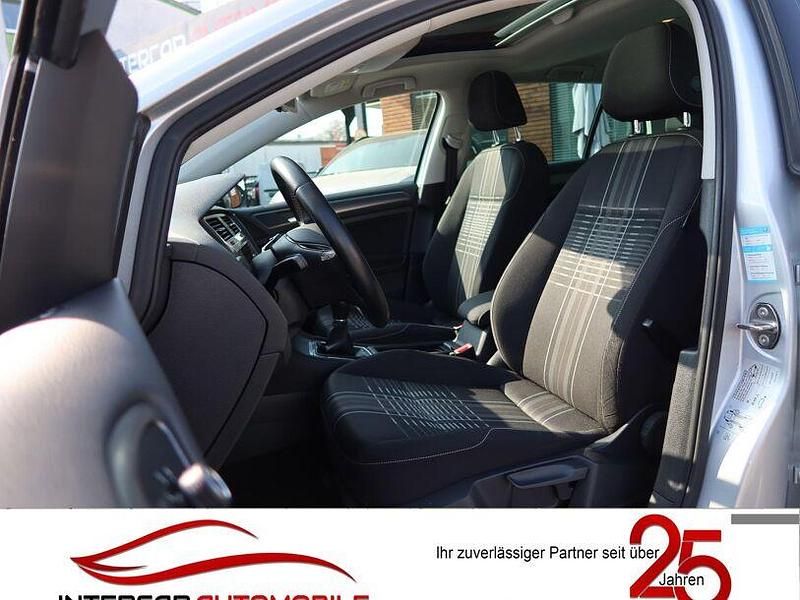 Gebraucht VW Golf VII LOUNGE 86 PS (63 kW) 2015 Reflexsilber metallic Limousine