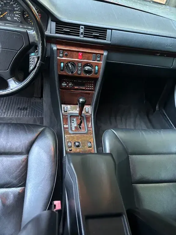 Gebraucht Mercedes 300 220 PS (161 kW) 1993 Rot Cabrio