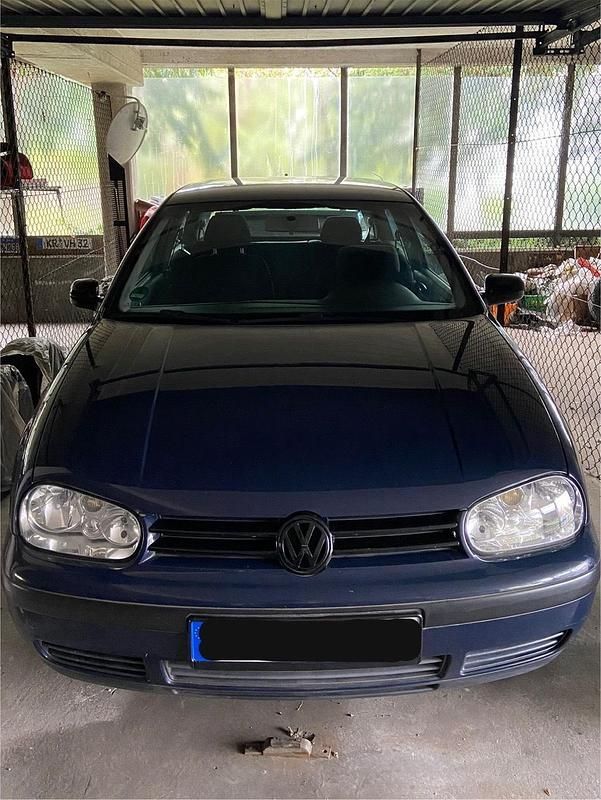 Gebraucht VW Golf IV 105 PS (77 kW) 2002 Blau Kleinwagen