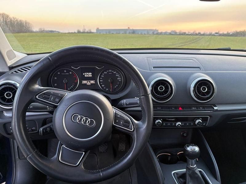 Gebraucht Audi A3 Ambition 125 PS (91 kW) 2013 Blau Limousine