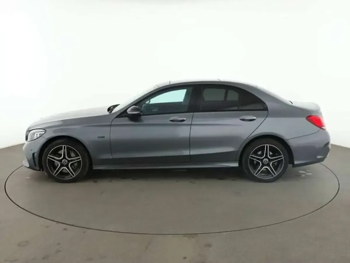 Gebraucht Mercedes C300e AMG line 320 PS (235 kW) 2020 Silber Limousine