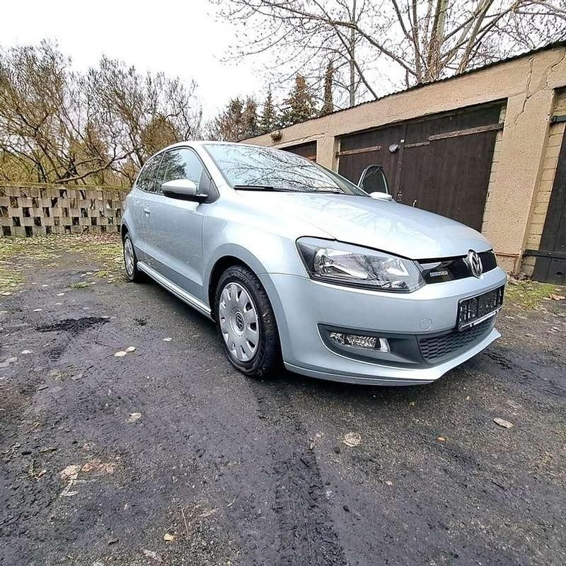 Silber Gebraucht 2010 VW Polo Trendline Limousine | 5.500 € (Guter Preis) - Bild 1/4