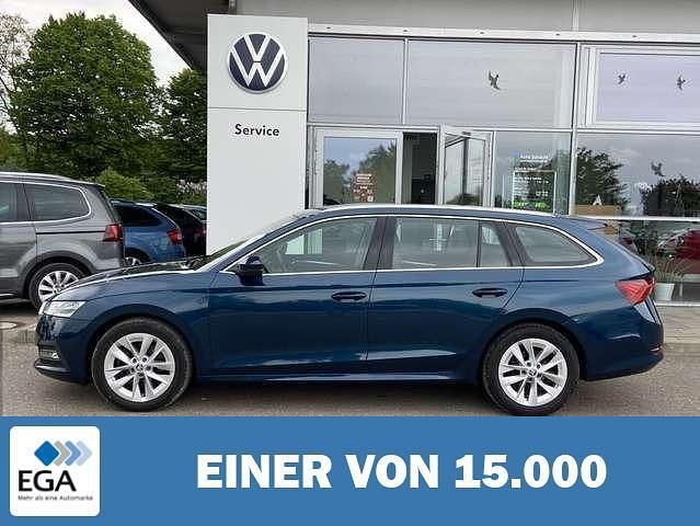 Blau metallic Gebraucht 2022 Skoda Octavia Style Kombi | 28.000 € (Fairer Preis) - Bild 1/4