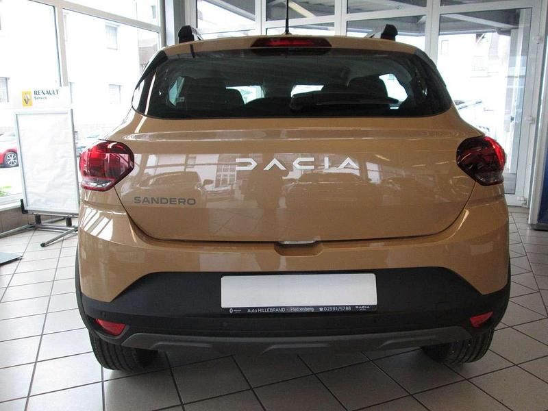 Gebraucht Dacia Sandero Expression 91 PS (66 kW) 2024 Beige Limousine