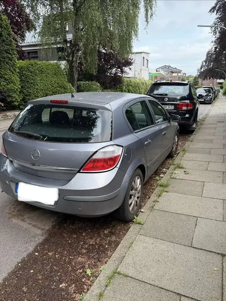 Gebraucht Opel Astra Enjoy 105 PS (77 kW) 2004 Silber Limousine