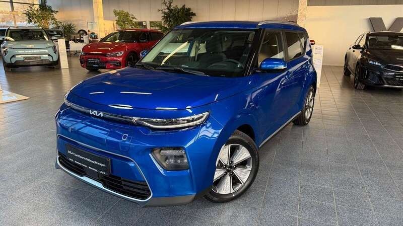 Neptunblau met. Gebraucht 2024 Kia Soul EV Inspiration SUV | 30.775 € (Guter Preis) - Bild 1/4