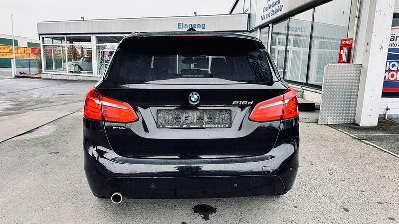 Gebraucht BMW 218 Basis 150 PS (110 kW) 2014 Schwarz Van / Kleinbus