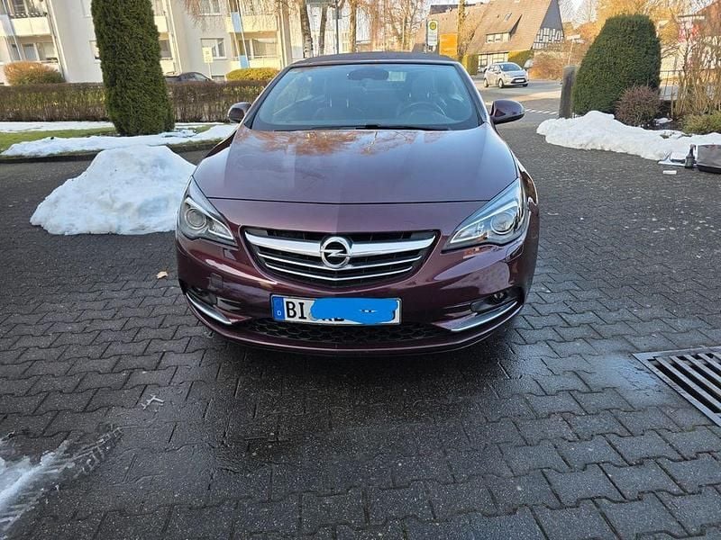 Gebraucht Opel Cascada Innovation 165 PS (121 kW) 2013 Rot Cabrio