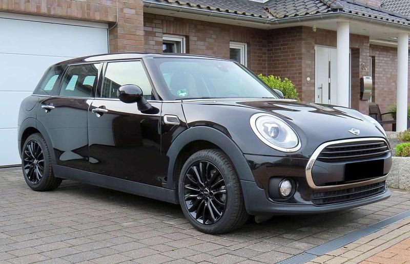 Schwarz Gebraucht 2017 Mini One Clubman Pepper Kombi | 11.500 € (Fairer Preis) - Bild 1/4