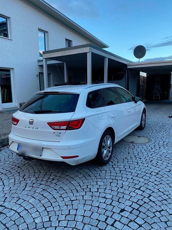 Gebraucht Seat Leon Style 131 PS (96 kW) 2020 Weiß Kombi