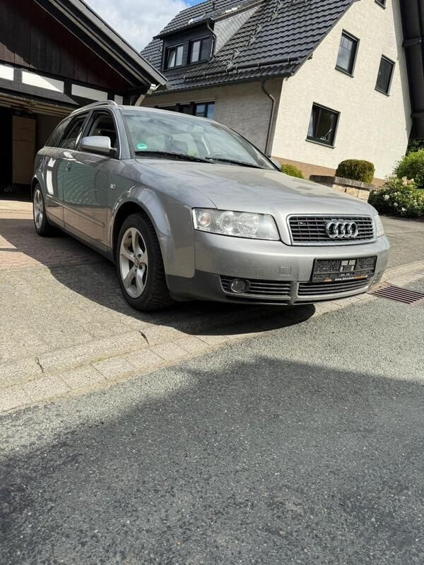 Silber Gebraucht 2002 Audi A4 Kombi | 900 € (Superpreis) - Bild 1/4