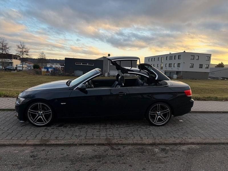 Gebraucht BMW 325 Cabriolet Sport Line 218 PS (160 kW) 2008 Schwarz Cabrio