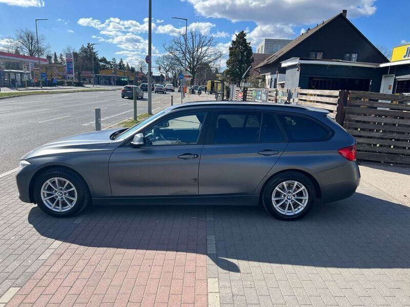 Blau Gebraucht 2014 BMW 320 Kombi | 9.900 € (Guter Preis) - Bild 1/4