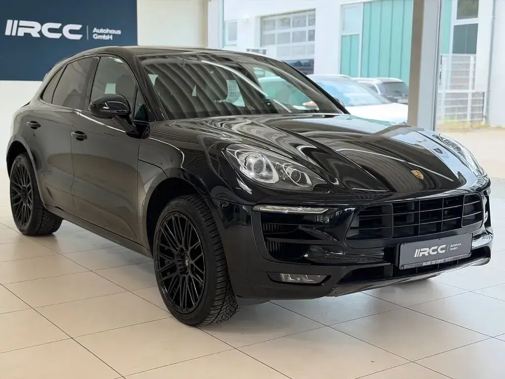 Gebraucht Porsche Macan Turbo Chrono 400 PS (294 kW) 2016 Tiefschwarz SUV