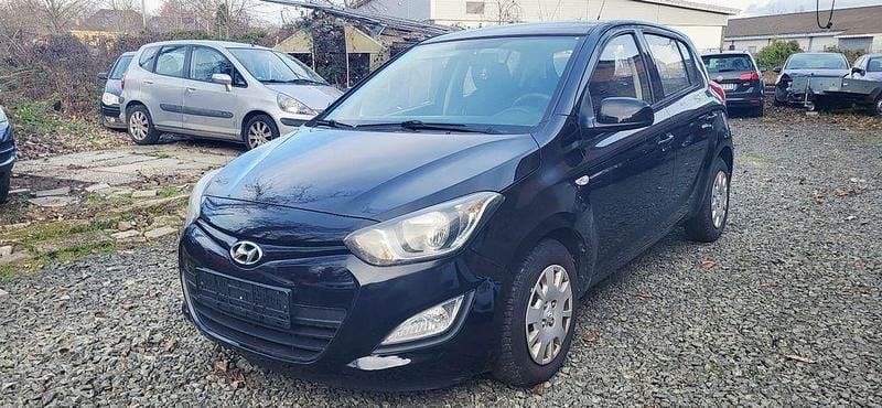 Schwarz Gebraucht 2013 Hyundai i20 Edition Kleinwagen | 2.450 € (Guter Preis) - Bild 1/4