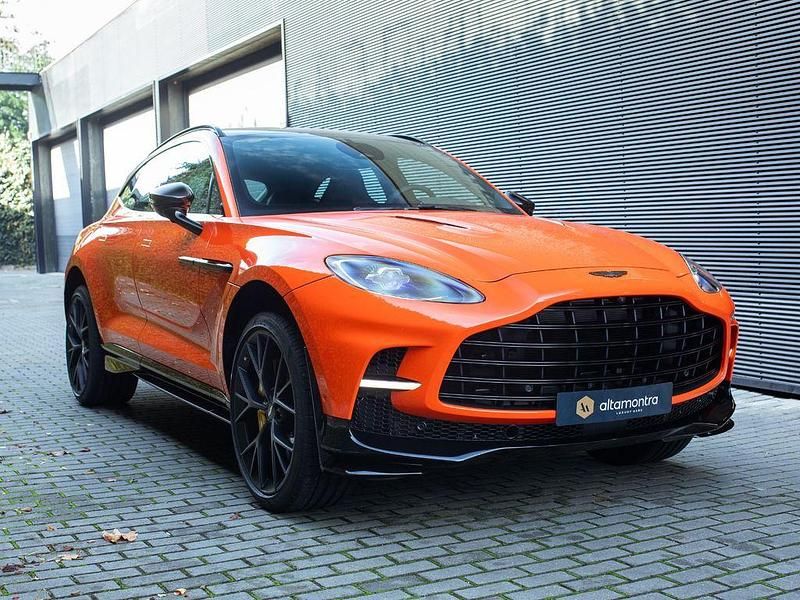 Neu Aston Martin DBX 707 707 PS (519 kW) 2025 Orange SUV