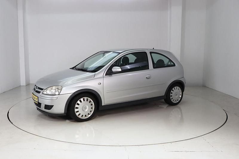 Grau Gebraucht 2006 Opel Corsa Kleinwagen | 2.790 € (Fairer Preis) - Bild 1/4