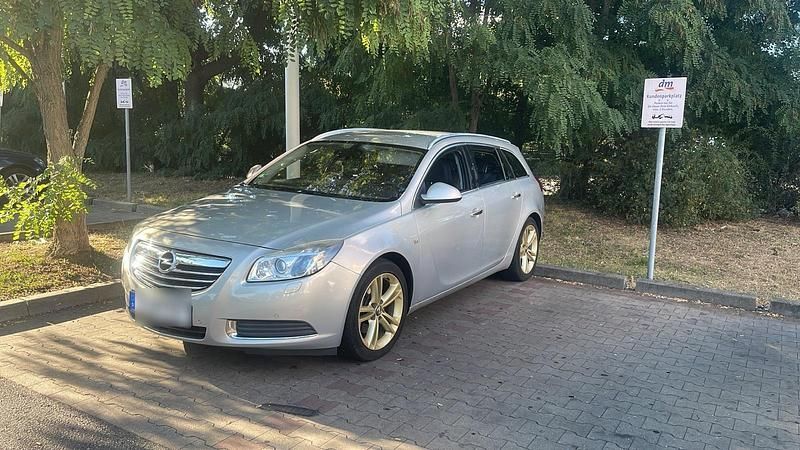 Silber Gebraucht 2011 Opel Insignia Kombi | 4.000 € (Fairer Preis) - Bild 1/3
