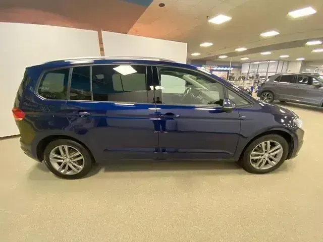 Używany VW Touran Join 150 KM (110 kW) 2019 Niebieski Minivan