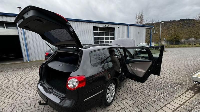 Gebraucht VW Passat R 140 PS (102 kW) 2005 Braun Limousine