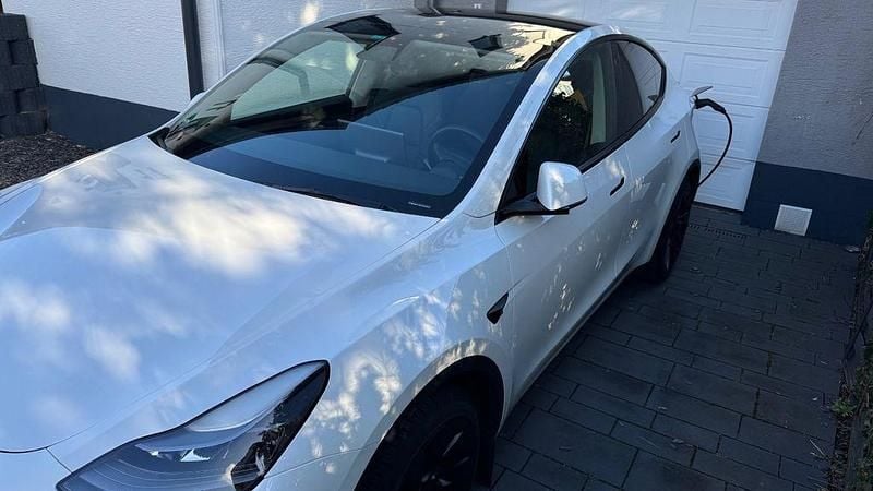 Gebraucht Tesla Model Y Long Range AWD 366 kW (498 PS) 2021 Weiß SUV