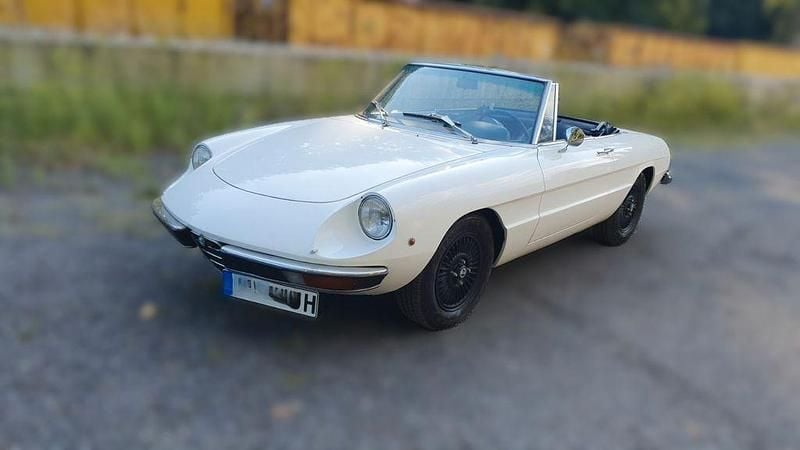 Gebraucht Alfa Romeo Spider 121 PS (88 kW) 1972 Weiß Cabrio