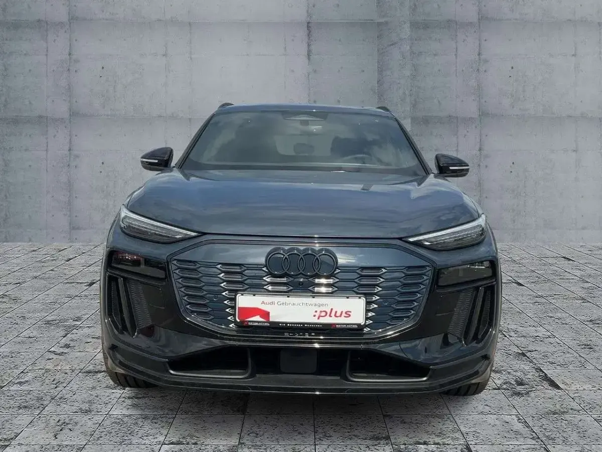 Gebraucht Audi SQ6 e-tron Ambiente 359 kW (489 PS) 2025 Plasmablau metallic SUV